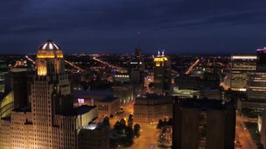 Şehir New York'ta Buffalo geceleri hava video.