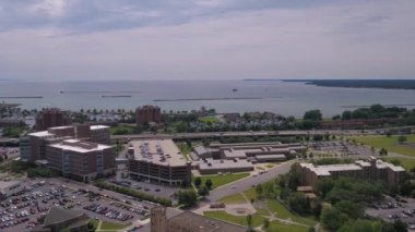 Bulutlu bir günde New York'ta Buffalo şehrin havadan video.