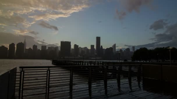 Zaman Atlamalı Günden Itibaren New York Şehir Manzarası Gecesi Için — Stok video