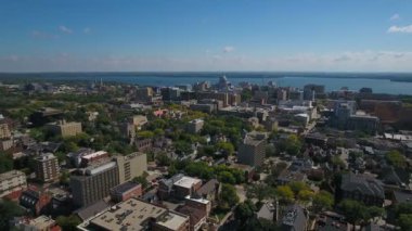 Madison Wisconsin şehrin havadan video