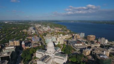 Madison Wisconsin şehrin havadan video
