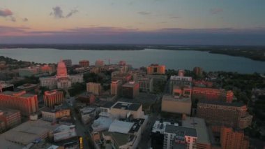 Madison Wisconsin şehrin havadan video