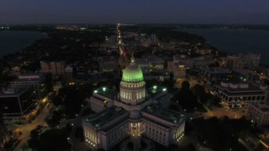 Madison Wisconsin şehrin havadan video