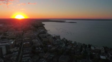 Madison Wisconsin şehrin havadan video