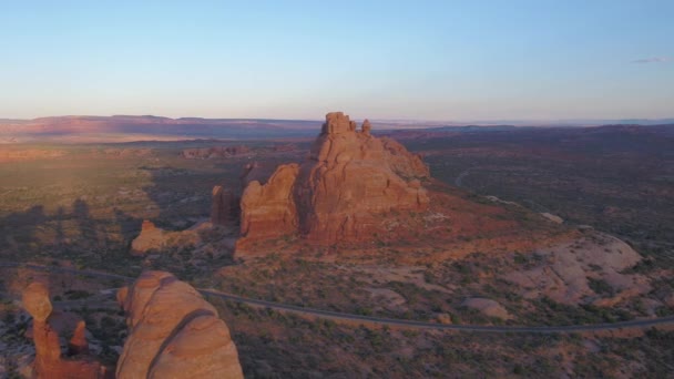 Vídeo Aéreo Del Parque Nacional Arches Utah Hermoso Día Soleado — Vídeos de Stock