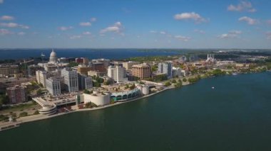 Madison Wisconsin şehrin havadan video