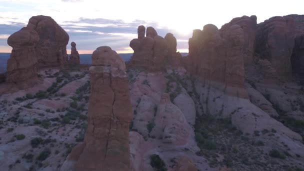 Lotnicze Wideo Arches National Park Stanie Utah Piękny Słoneczny Dzień — Wideo stockowe