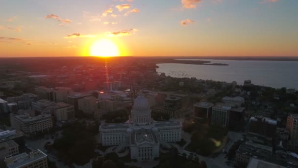 Vídeo Aéreo Del Centro Madison Wisconsin — Vídeos de Stock