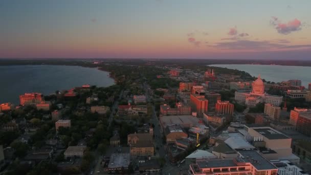 Luchtfoto Video Van Binnenstad Van Madison Wisconsin — Stockvideo