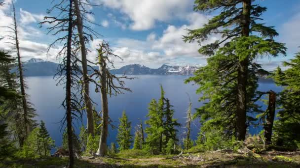 Piękny Widok Jezioro Krater Oregon Dramatycznym Niebem Wideo Stockowe