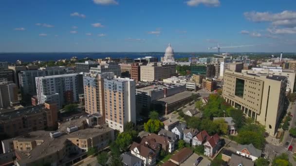 Vídeo Aéreo Del Centro Madison Wisconsin — Vídeos de Stock