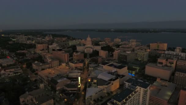 Luchtfoto Video Van Binnenstad Van Madison Wisconsin — Stockvideo
