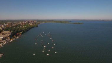 Madison Wisconsin şehrin havadan video