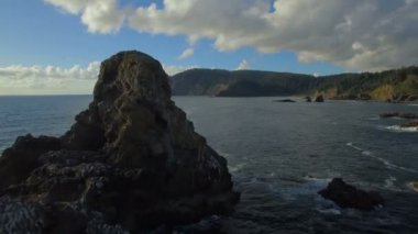 Canon Beach Oregon kıyılarında hava video.