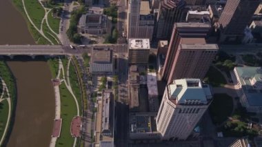 Şehir Columbus Ohio güneşli bir hava video.