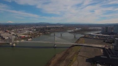 Portland Tillicum Köprüsü'nün havadan video