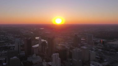 Şehir Columbus Ohio günbatımı hava video.