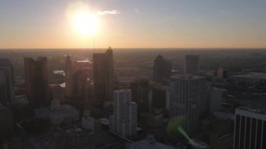 Şehir Columbus Ohio günbatımı hava video.