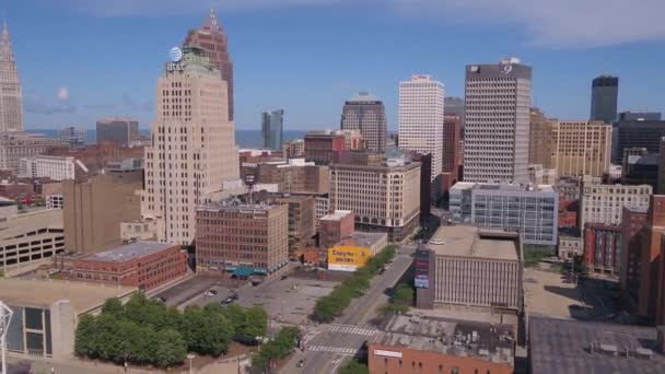 Légi Videó Belvárosban Cleveland Ohio Ban Egy Napsütéses Napon — Stock videók