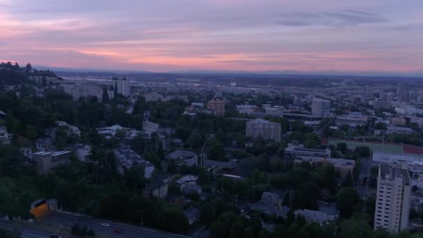 Video Aéreo Del Centro Portland Por Noche Atardecer Colinas Del — Vídeos de Stock