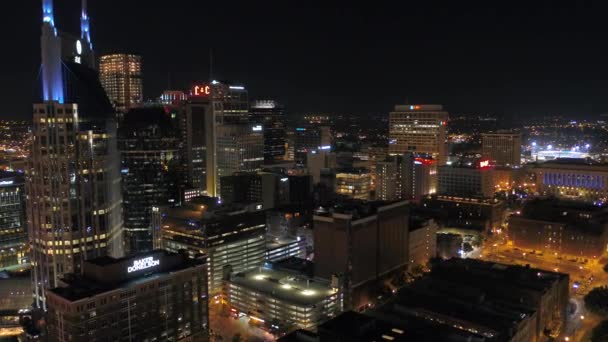 Vídeo Aéreo Del Centro Nashville Por Noche — Vídeo de stock