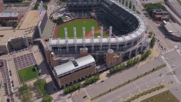 Vídeo Aéreo Del Centro Cleveland Ohio Día Soleado — Vídeo de stock