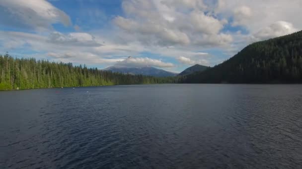 俄勒冈州清澈湖的空中景观 — 图库视频影像