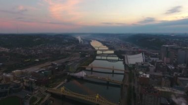 Şehir Pittsburgh Pennsylvania hava video. 