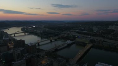 Şehir Pittsburgh Pennsylvania hava video. 