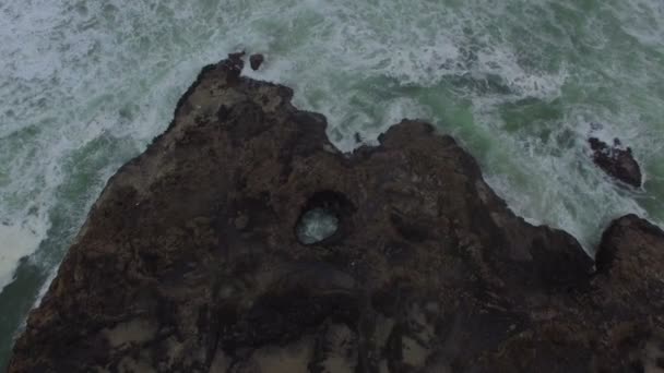 Luftaufnahme Von Oregon Thors Well — Stockvideo