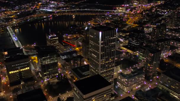 Luchtfoto Video Van Downtown Portland Nachts — Stockvideo