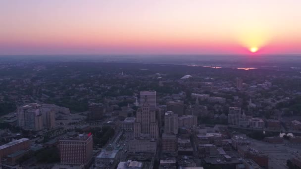 Luftbild Der Vorsehung Der Innenstadt Bei Sonnenaufgang — Stockvideo
