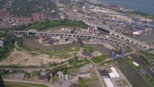 Légi Videó Belvárosban Cleveland Ohio Ban Egy Napsütéses Napon — Stock videók