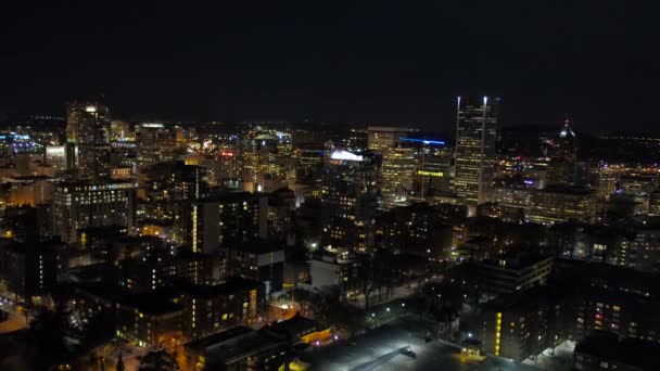 Luchtfoto Video Van Downtown Portland Nachts — Stockvideo