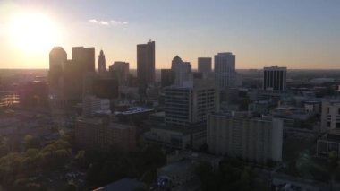 Şehir Columbus Ohio günbatımı hava video.