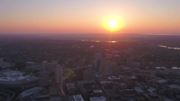 Aerial Video Downtown Providence Vid Soluppgången — Stockvideo