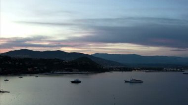 Zaman atlamalı Cannes Fransa gün batımında Cote Dazur.