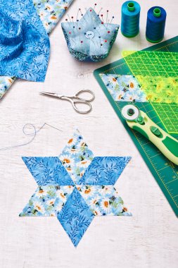 Elmas kumaş parçaları dikiş yorgan, en iyi görünüm için hazırlamak