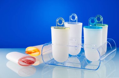 Plastik dondurma lolly form kalıpları pleksiglas sandalyesinde ayağa