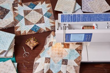 Patchwork yorgan bloğunu ile dikiş makinesi