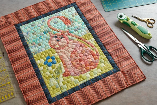 Mosaic mini quilt, sewing and quilting accessories — Stock Photo, Image