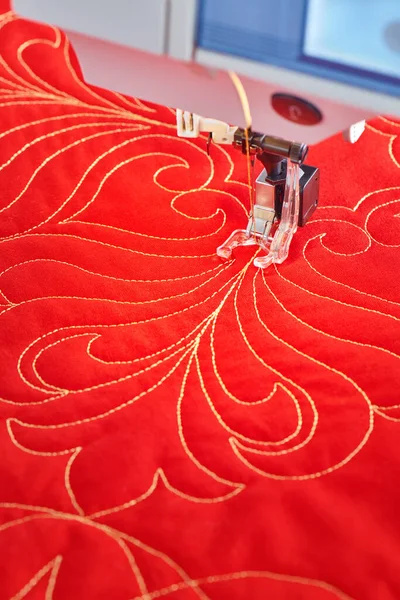 Process Quilting Electric Sewing Machine Using Free Motion Technique — Stock Photo, Image