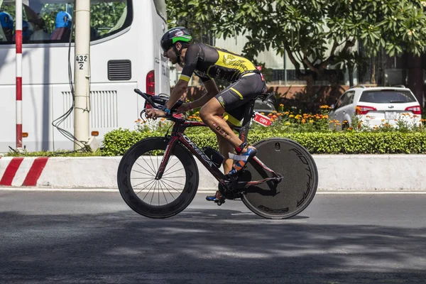 Daniel Cruz Bardera Triathlon Competitor Challenge Vietnam Rides Bicycle Tran — Stock Photo, Image