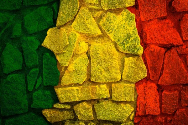 Verde amarelo vermelho na rocha pedra textura, fundo reggae — Fotografia de Stock