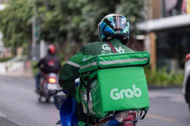 Yiyecek almak, Bangkok, Tayland, 30 Ocak 2020 'deki yemek teslimatıdır.