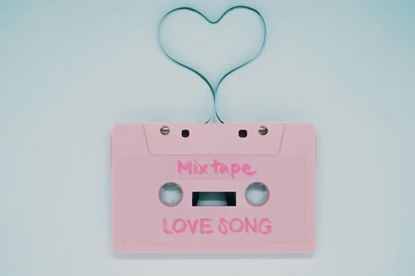 Pink Cassette muziek liefde lied achtergrond concept — Stockfoto