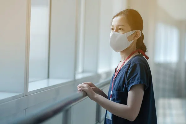 Wanita Asia Memakai Masker Operasi Wajah Untuk Melindungi Virus Covid — Stok Foto