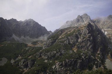 Yüksek Tatras Dağları 'nın zirveleri. Slovakya
