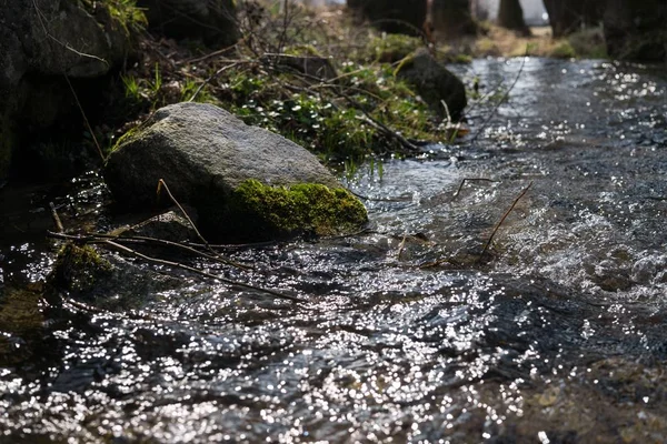 Bellissimo Fiume Montagna Giorno Colpo Tempo — Foto Stock