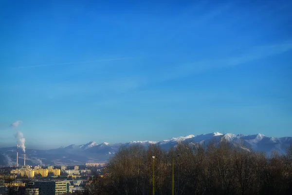 Blick Auf Den Berg Und Die Wunderschöne Winterlandschaft — Stockfoto